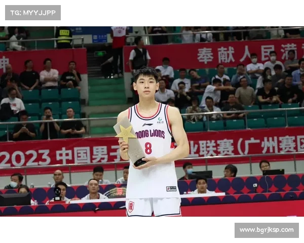 两大国手正值巅峰却遭无情抛弃 基本告别中国男篮的遗憾故事